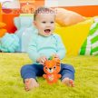 BRIGHT STARTS Plüss csörgő C-karikán tigris Jingle Joy™ 0hó+