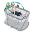 BABY EINSTEIN Kiságy járókával és zongorával 3 az 1-ben Kick & Snooze™ 0 m+