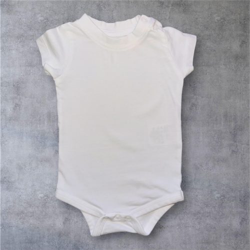 KARIBAN Fehér rövid ujjú body, kombidressz , Méret- 68-as (3-6 hó)