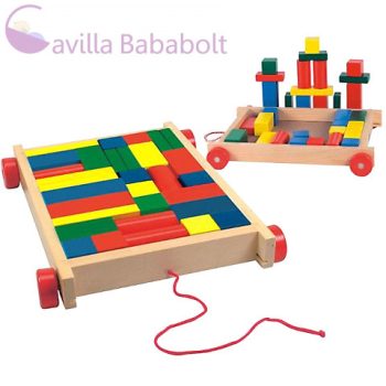 Húzható kiskocsi fakockákkal